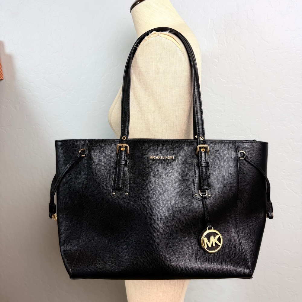 Michael Kors Voyager Tote Black Saffiano Leather Gold‎ Hardware Double Strap